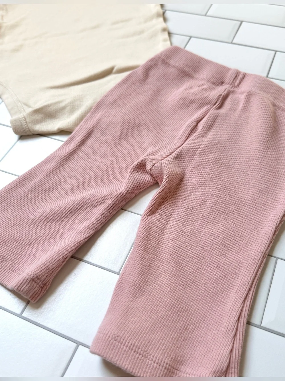 3-6M🏜️ GAP & Gerber Baby Desert Dreamin’ Graphic SS Bodysuit & Pink Ribbed Pant